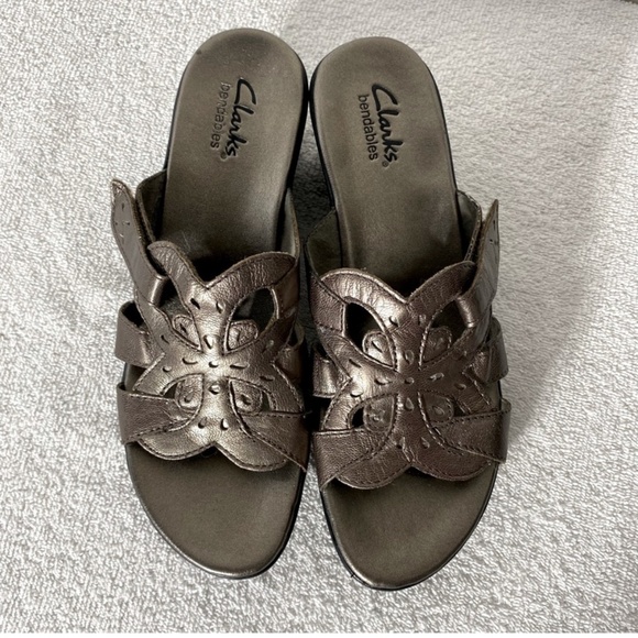 Clark’s Bendables Brown Metallic Leather Slip On Sandals 6.5 - Picture 1 of 14